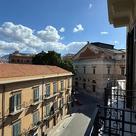 Politeama Liberta Sweet Apartament